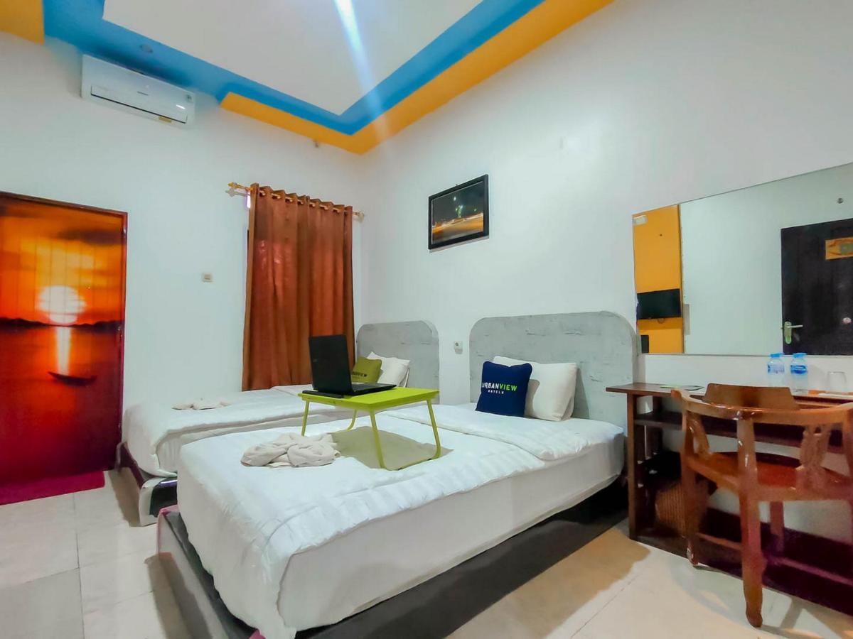 Urbanview Hotel Bagoes Sintang By Reddoorz Екстериор снимка