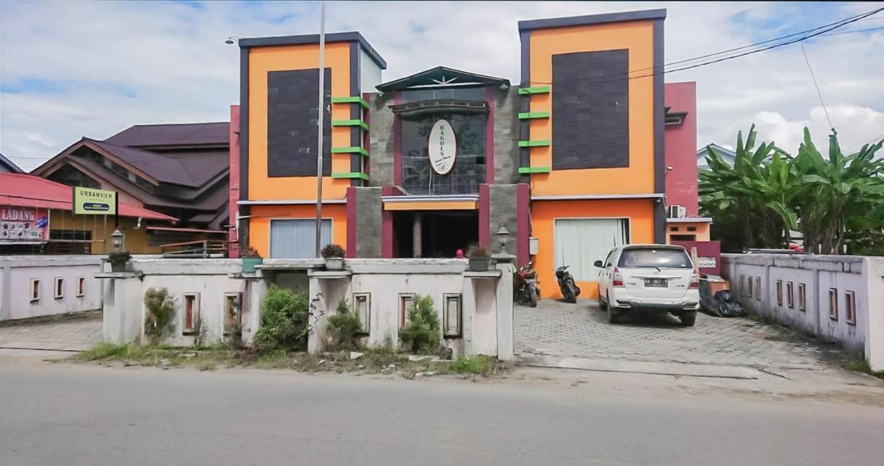 Urbanview Hotel Bagoes Sintang By Reddoorz Екстериор снимка