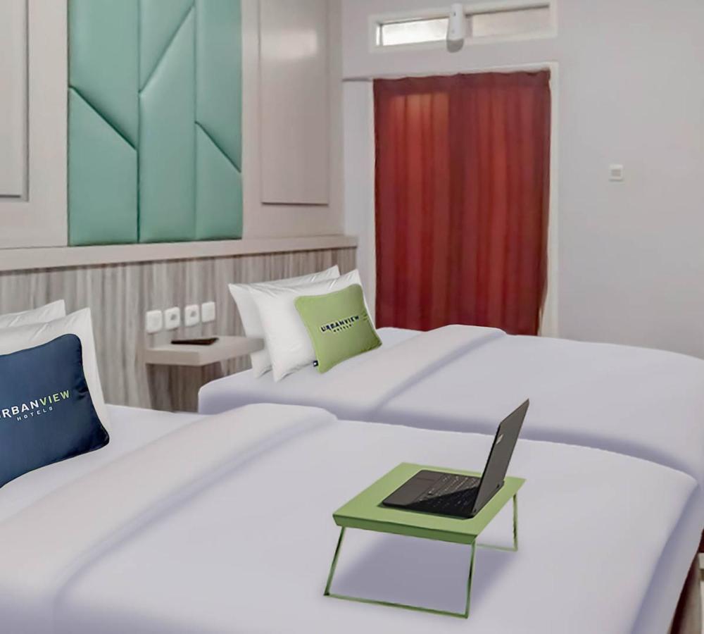 Urbanview Hotel Bagoes Sintang By Reddoorz Екстериор снимка