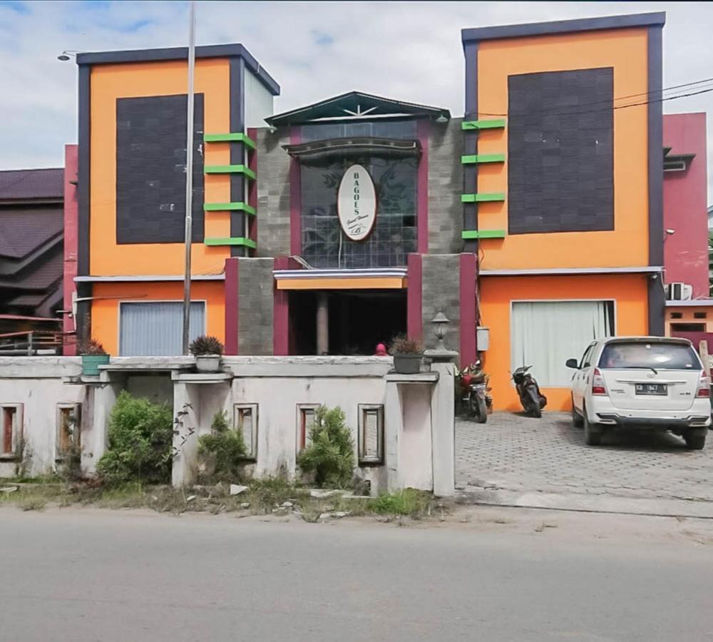 Urbanview Hotel Bagoes Sintang By Reddoorz Екстериор снимка