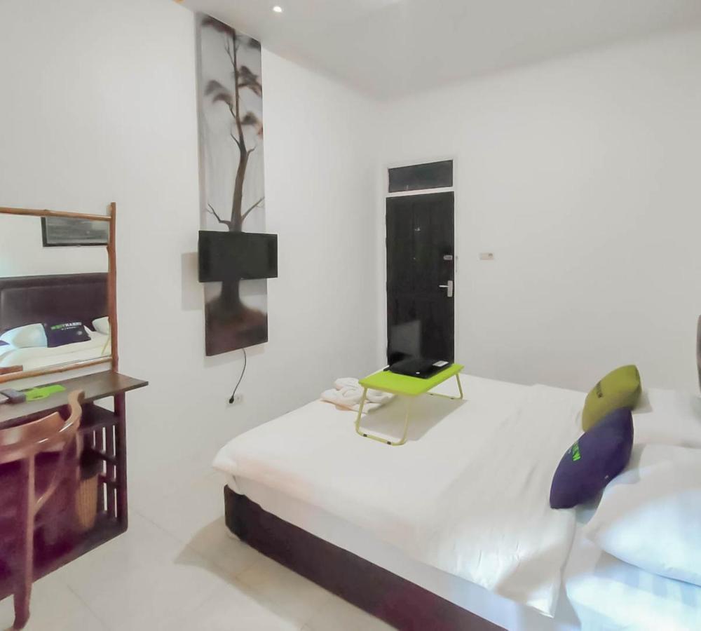 Urbanview Hotel Bagoes Sintang By Reddoorz Екстериор снимка