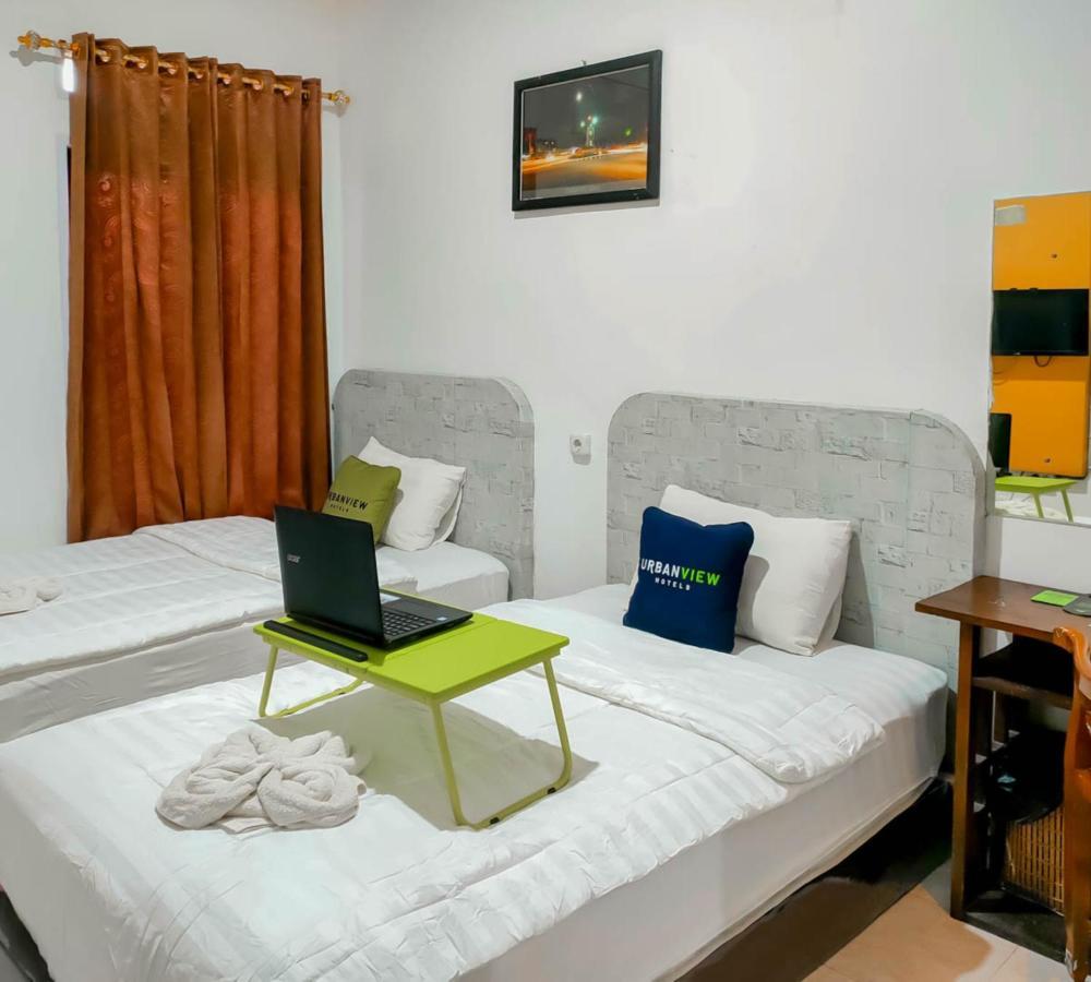 Urbanview Hotel Bagoes Sintang By Reddoorz Екстериор снимка