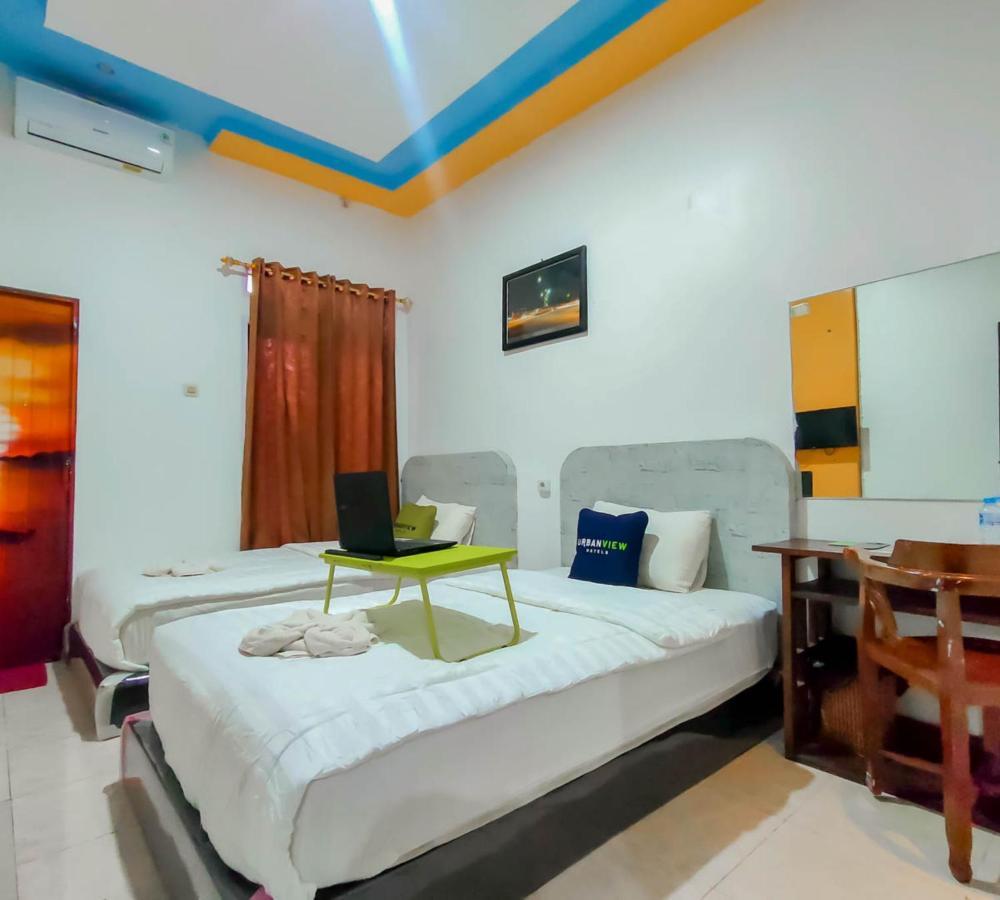 Urbanview Hotel Bagoes Sintang By Reddoorz Екстериор снимка